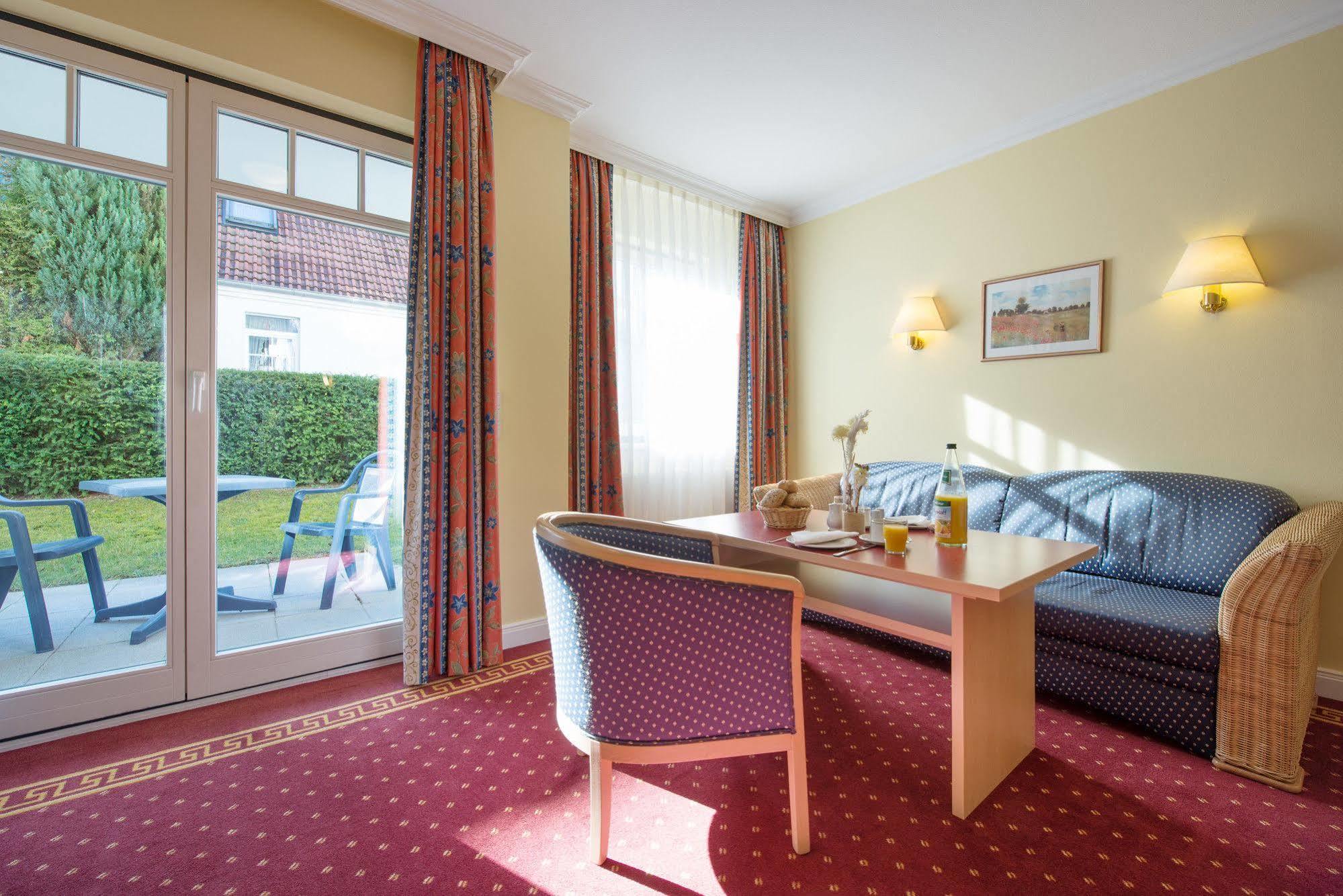 Aparthotel Villa am Konzertgarten Ostseebad Kühlungsborn Esterno foto