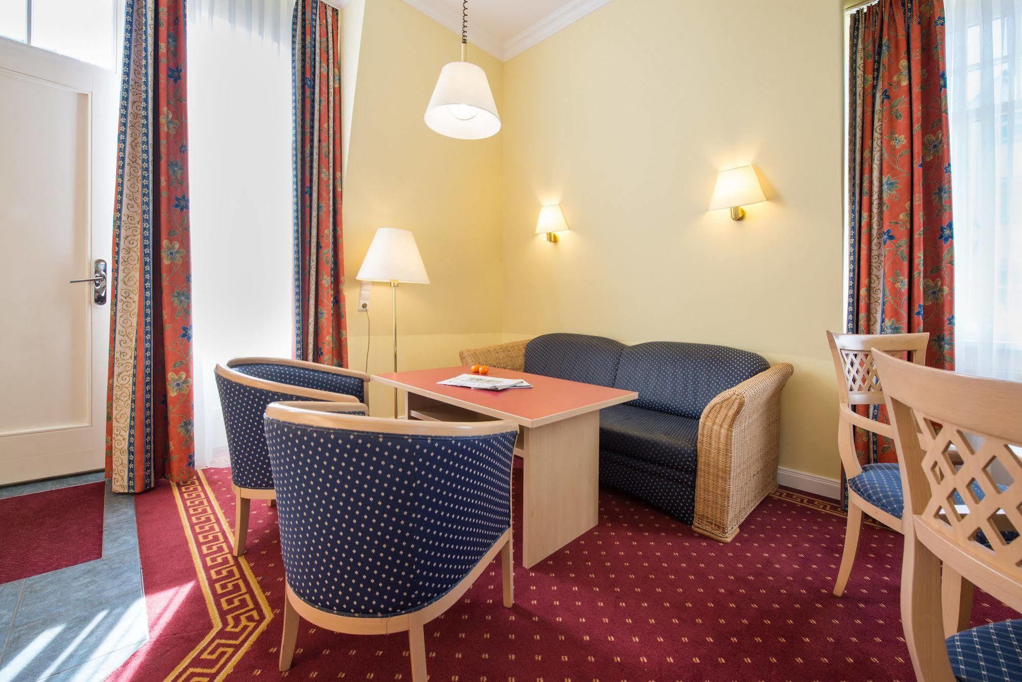 Aparthotel Villa am Konzertgarten Ostseebad Kühlungsborn Esterno foto