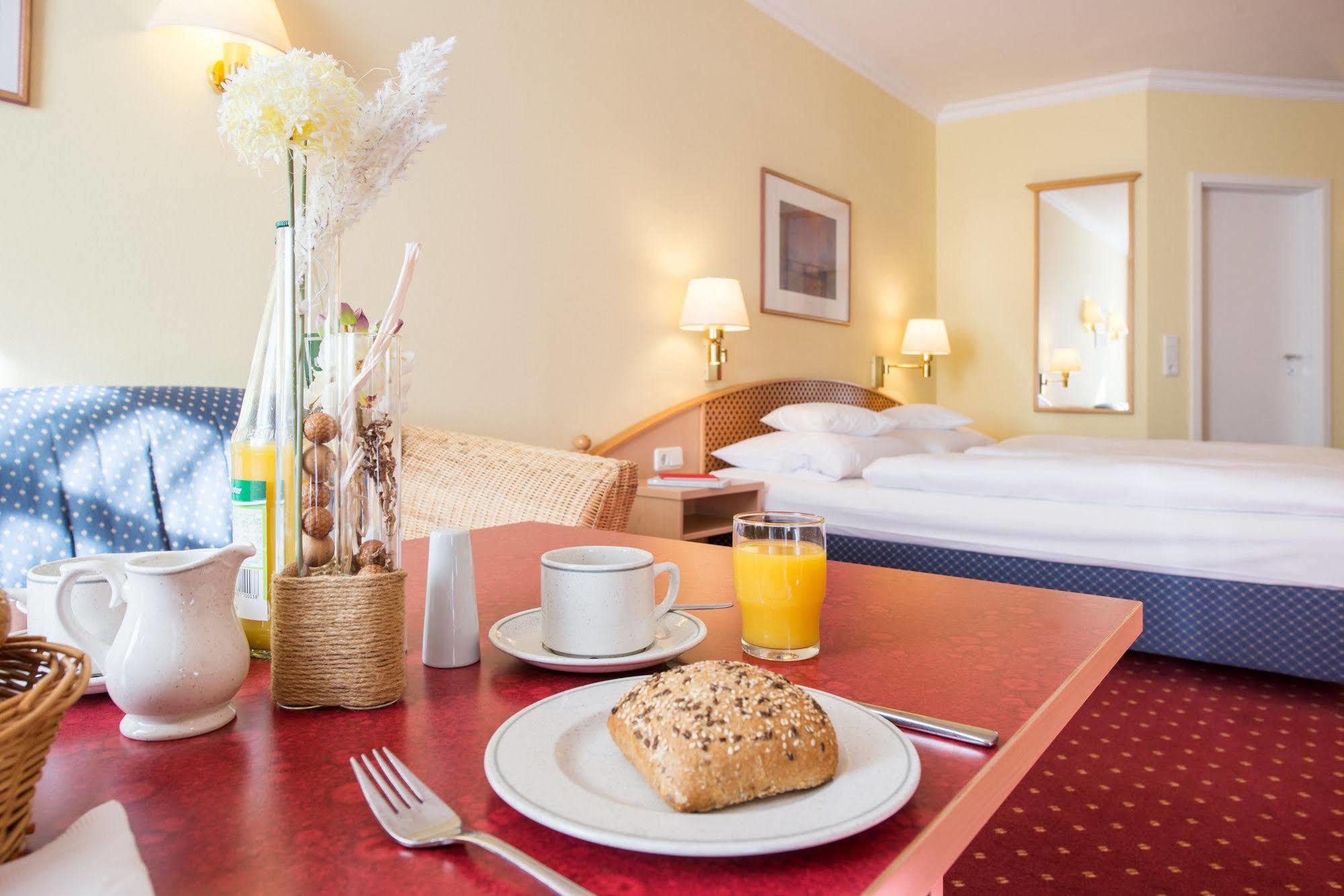 Aparthotel Villa am Konzertgarten Ostseebad Kühlungsborn Esterno foto